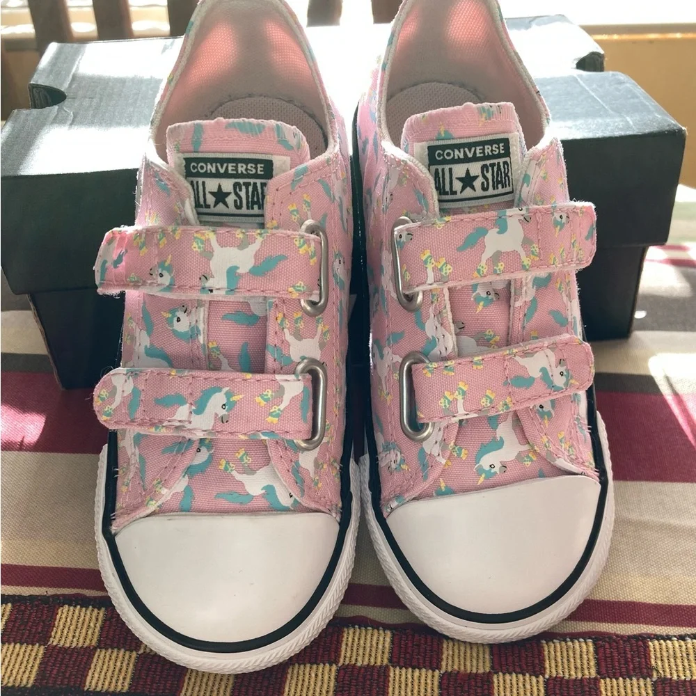 Converse - Picture 2 of 7